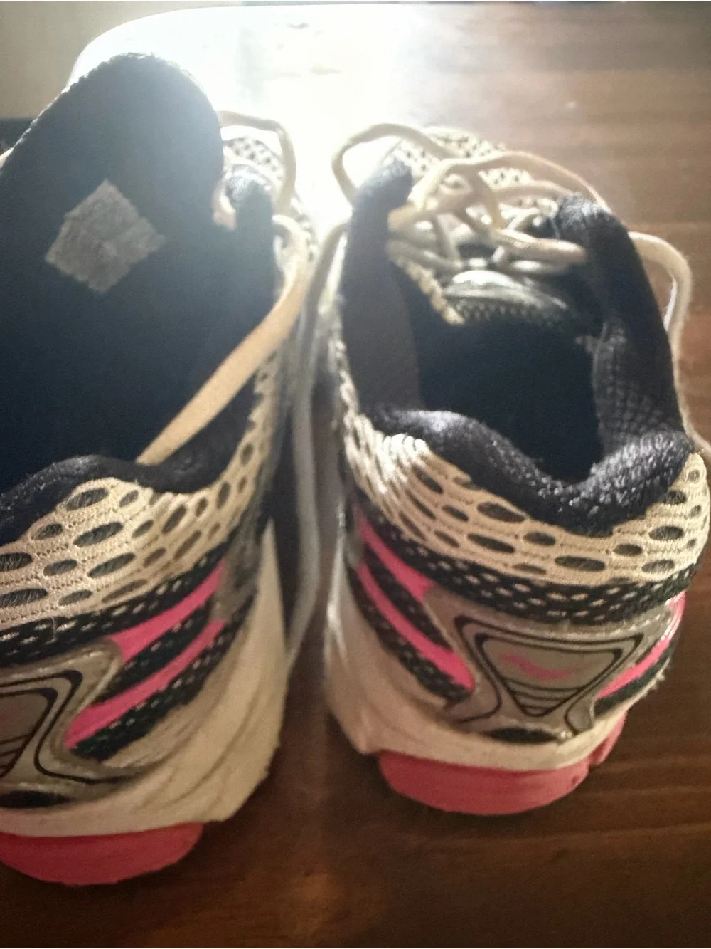 Saucony womens White and Black Running Shoes